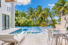VILLA WATERFRONT MIAMI 6 BEDROOMs SLEEPS 14 PEOPLE